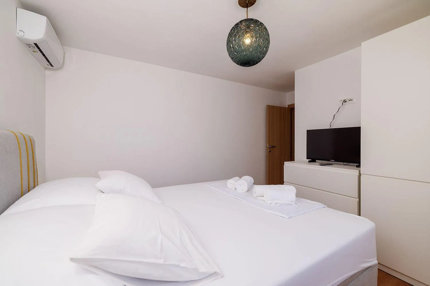 Atemberaubende Villa Mit Whirlpool, Privatpool, Aussendusche, Fitnessraum, Waschmaschine Tribalj  Tribalj (Primorsko-Goranska)