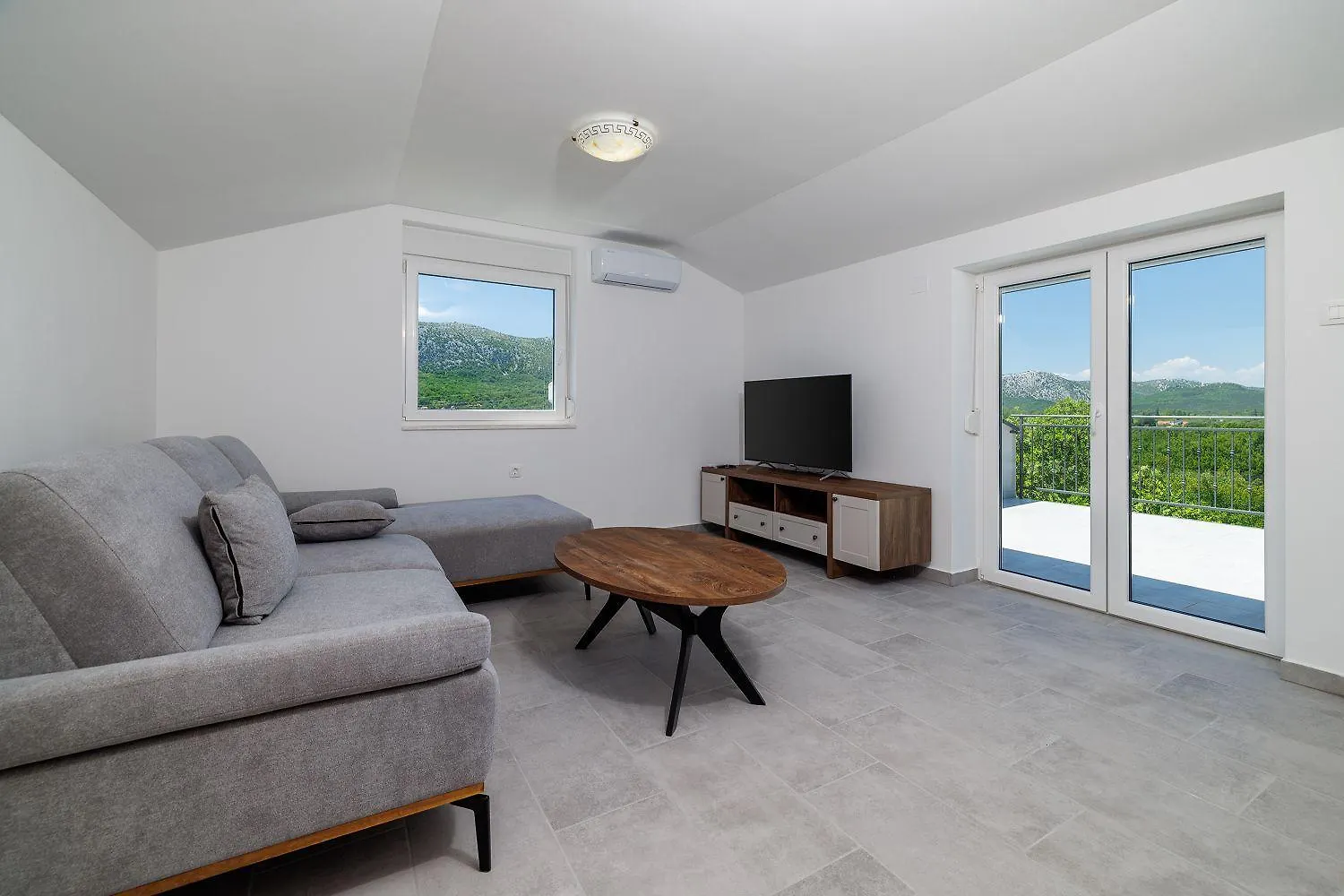 Atemberaubende Villa Mit Whirlpool, Privatpool, Aussendusche, Fitnessraum, Waschmaschine Tribalj  Сasa de vacaciones Tribalj (Primorsko-Goranska)