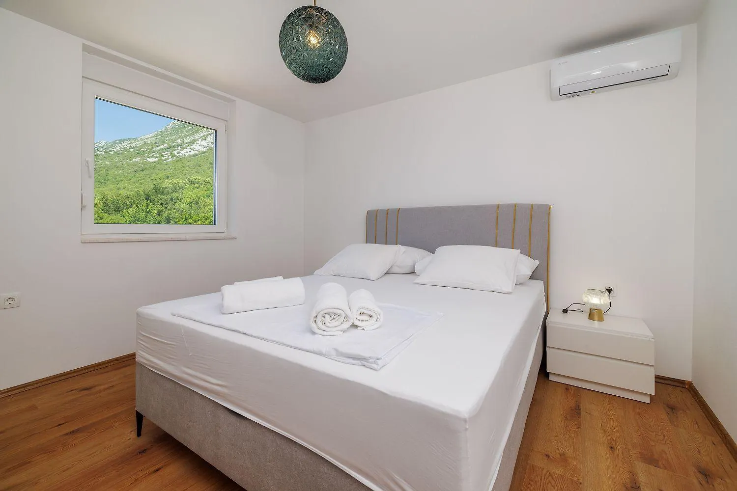 Сasa de vacaciones Atemberaubende Villa Mit Whirlpool, Privatpool, Aussendusche, Fitnessraum, Waschmaschine Tribalj