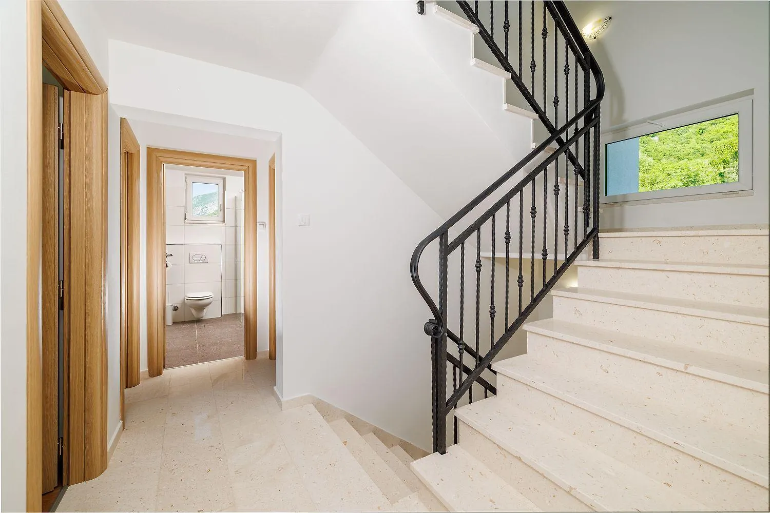Holiday home Atemberaubende Villa Mit Whirlpool, Privatpool, Aussendusche, Fitnessraum, Waschmaschine Tribalj  Croatia